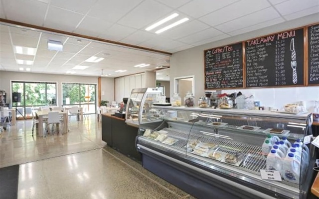 Tuatapere Motels Backpackers and Holiday Park – Meal – Tuatapere