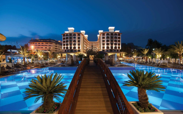 Quattro Beach Spa & Resort Hotel