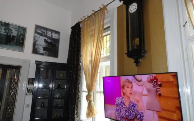 Boudoir Budapest Apartment