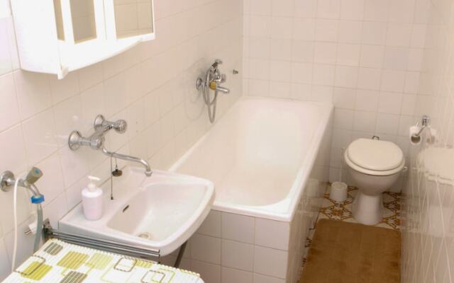 Apartment Postira Meri