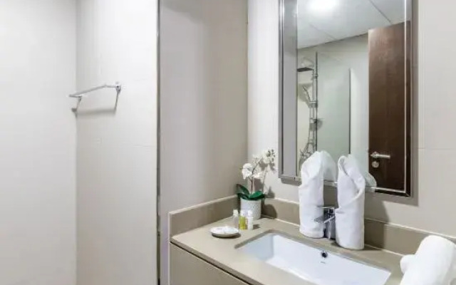Trendy DIFC modern studio | Building squash court