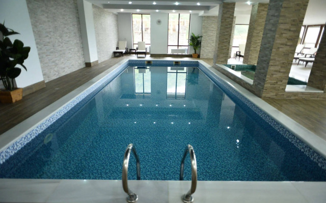 Hotel Crystal