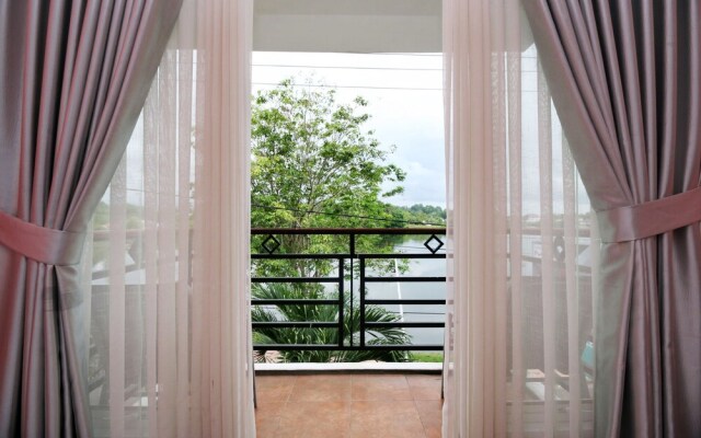 Airy Manggar Merbabu Belitung