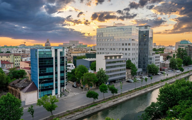 Artsy riverside suite - Amazing central apartment