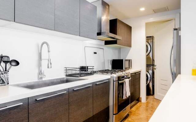 w Stunning 2BR With Terrace in YOO