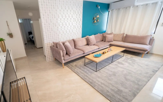 Amazing 3BR fully renovated Apt.