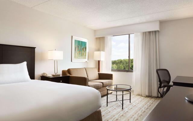 DoubleTree by Hilton Hartford - Bradley Airport