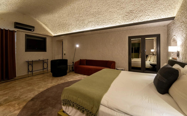 Artemis Cave Suites - Adults Only