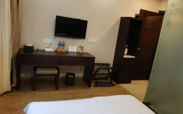 Ruihe Hotel in Lucheng City