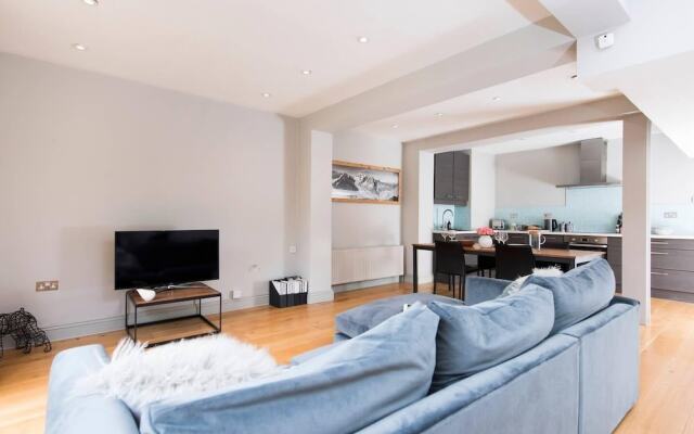 Stylish 1BR Garden Flat next to Emirates Stadium