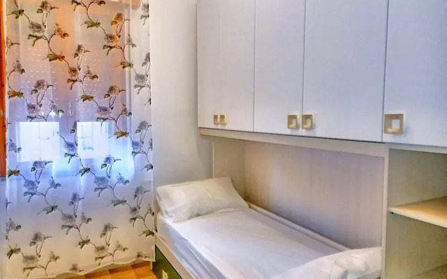 Cosy Apartment With Balcony