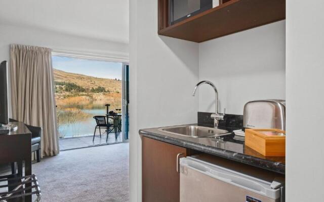 Alpine Lakeside Studio