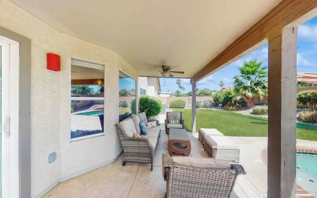 Private Pool, Yard & Pool Table! 'avondale Abode'