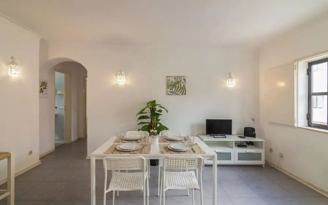 Vilamoura Central 1 by Homing