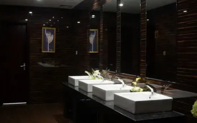 Wuhua Tianyue Hotel (Yinchuan High-speed Railway Station Branch)