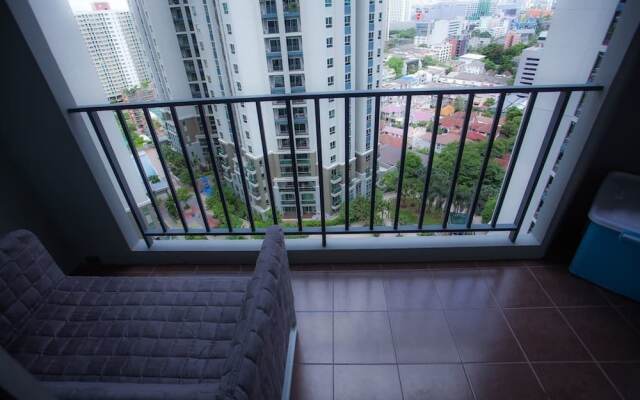 Near MRT Rama 9 Apartment