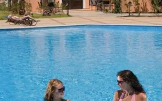 Sol Y Mar Shams Suites