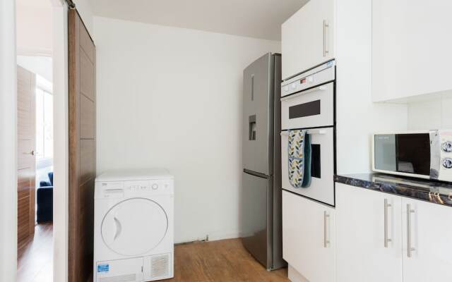 The Jericho Terrace House - 2BD + Parking