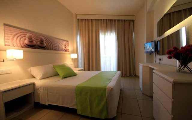Papouis Protaras Hotel