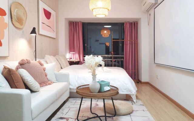 Wuhan Loving Home Apartment