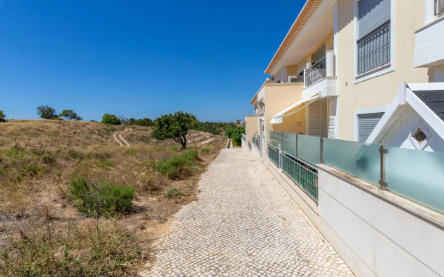 Santa Maria Apartment at Porto de Mos beach