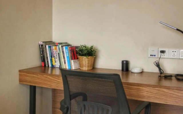 Chongqing Xidu TopView High Altitude Hotel (Chongqing Ranjiaba Dalongshan Light Rail Store)