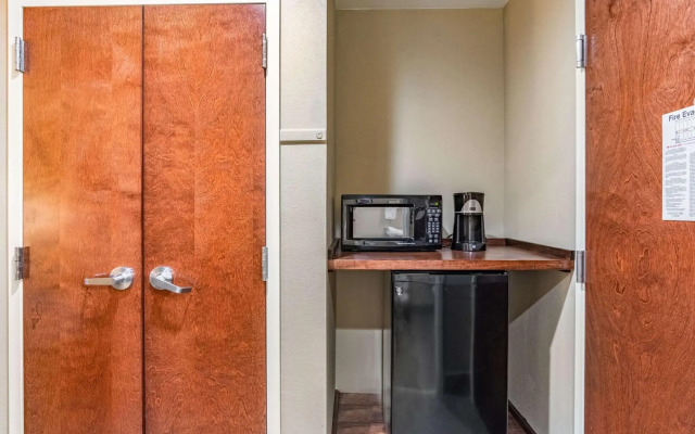 Comfort Inn & Suites Tuscumbia - Muscle Shoals