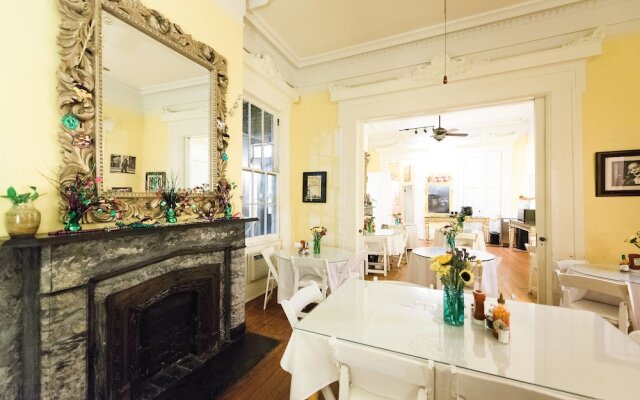 Creole Gardens Guesthouse and Inn