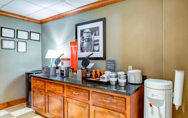Hampton Inn Boston Natick