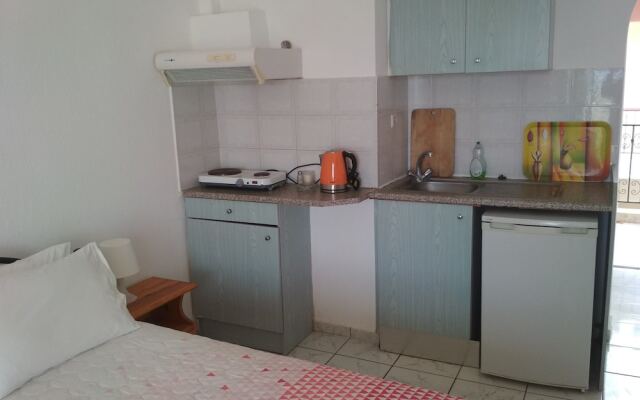 Paschalia Sea View Studios