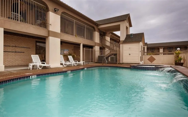 Best Western Deer Park Inn & Suites