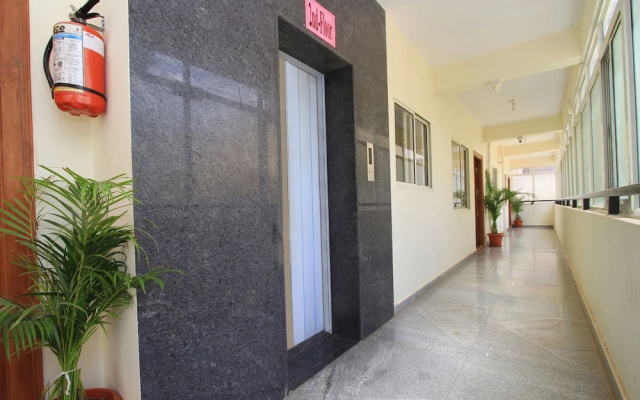 Ample Premium Suites by OYO Rooms
