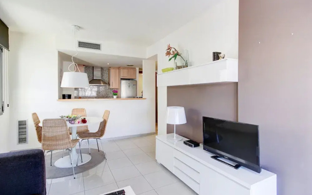 Beachfront Apartment in Roses
