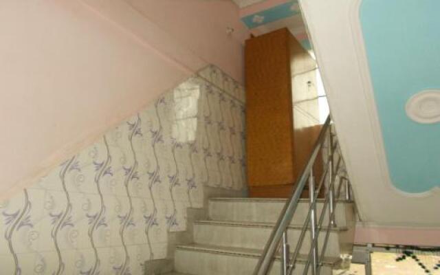 Deluxe Stay near ISBT