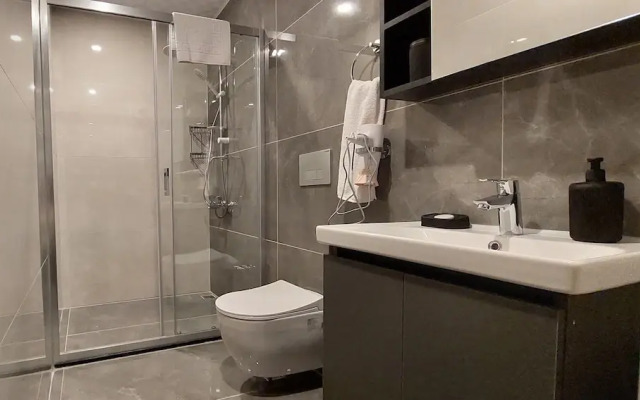 New Flat Large Living Space 5 Close to Lara Beach
