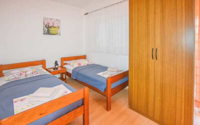 Rooms Oak Tree