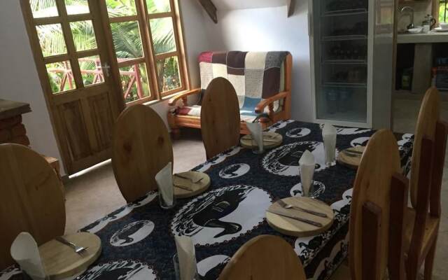 David Crater Homestay