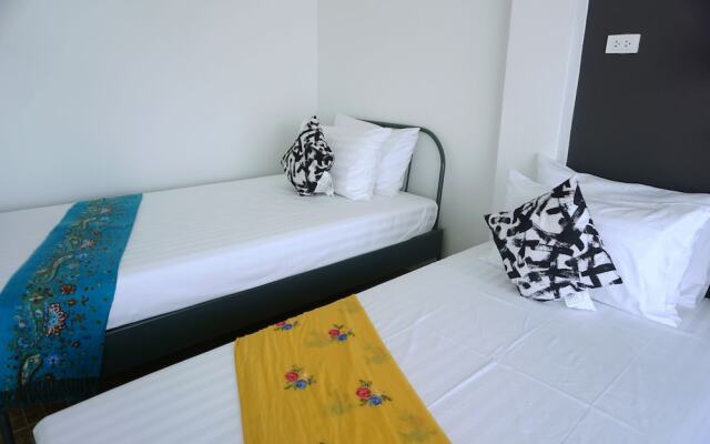 Destiny Hostel Khaolak
