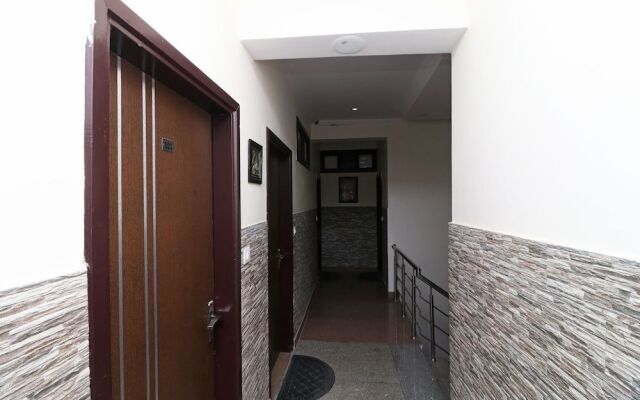OYO 31120 Hotel Royale India