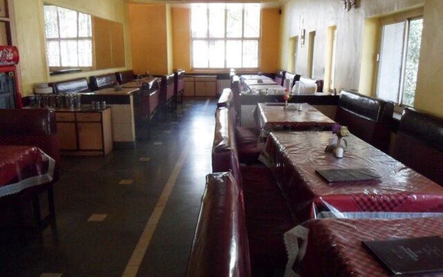 Hotel Monica Lodging And Bording