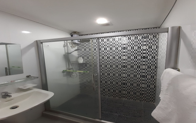 OYO 700 Pj Inn Hotel