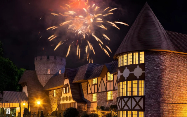 Anaheim Majestic Garden Hotel