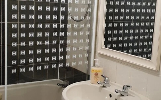 High street Flat