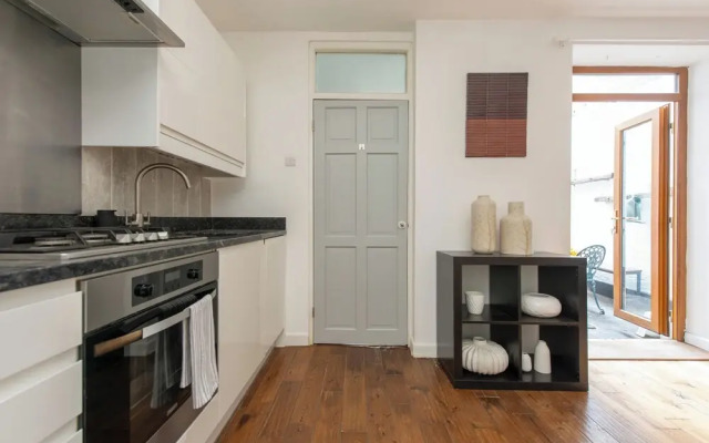 Stratford - Apartment - Sleeps 3 - Great Location