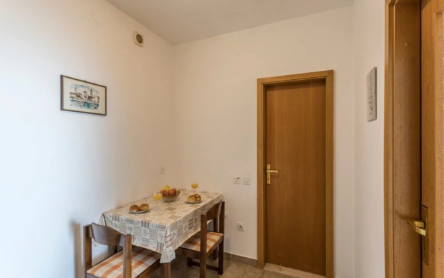 Vedra- Free Parking and Close to the Beach - A1