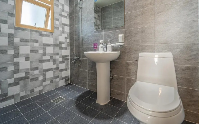 Gangneung Basecamp Pension