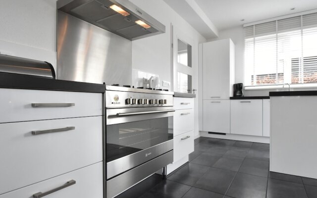 Modern Villa with Jacuzzi and Sauna in Harderwijk Flevoland