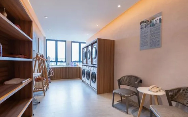 Rezen Longuu Hotel (Shenzhen Longgang Universiade Center Station)