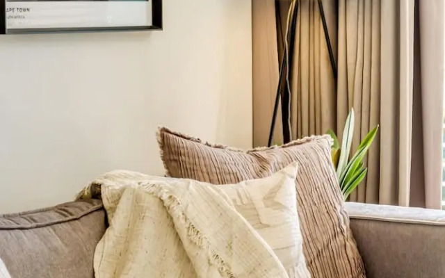 Stylish Retreat With Marina Views at Juliette 307