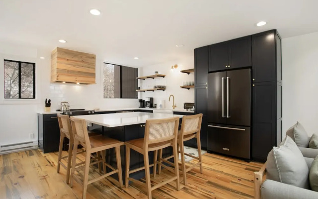 3094 Booth Falls Road 4 Bedroom Condo